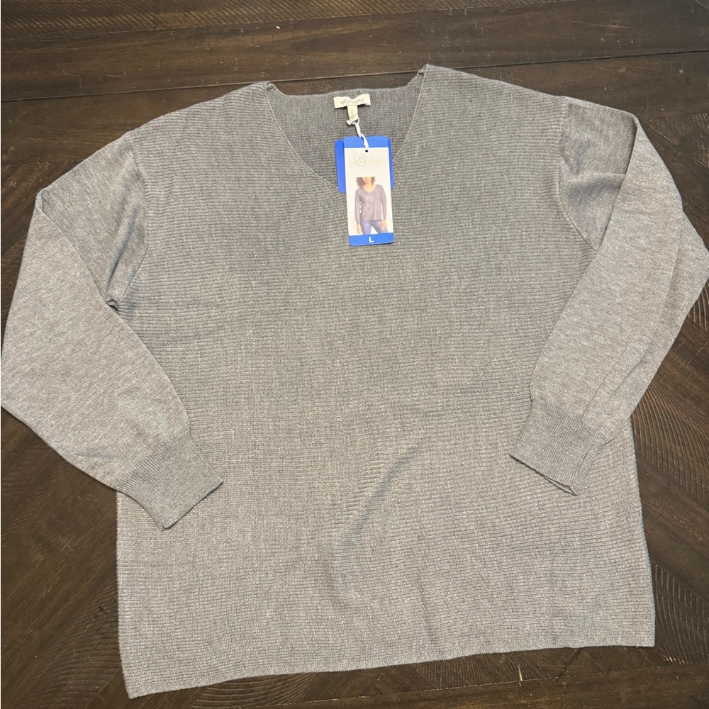 Ella Moss Gray V-Neck Woman’s Sweater Large and Medium NWT